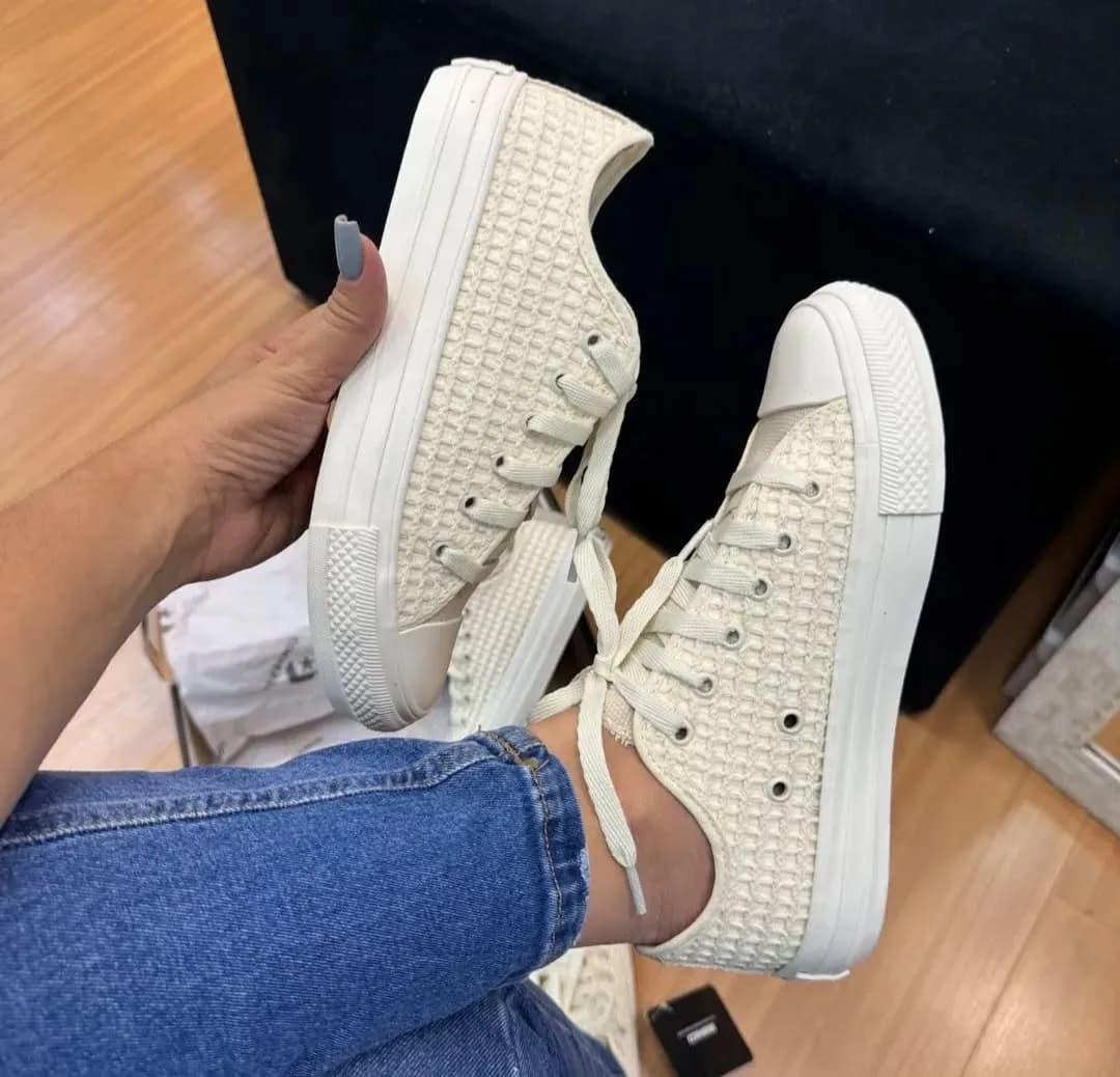 Tênis Converse All Star off-white texturizado, foto 1 de 4