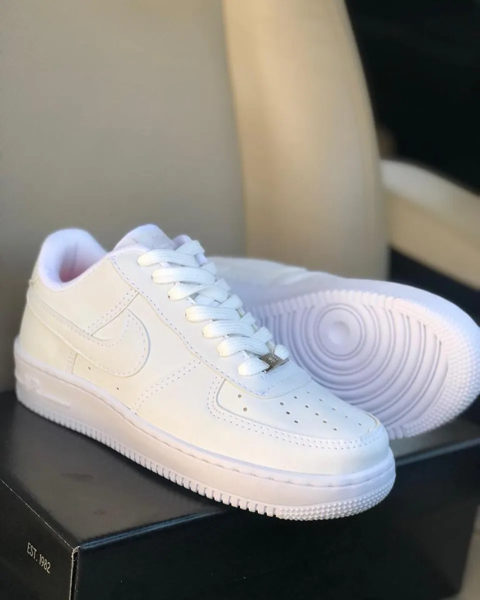 Tênis Nike Air Force 1 branco