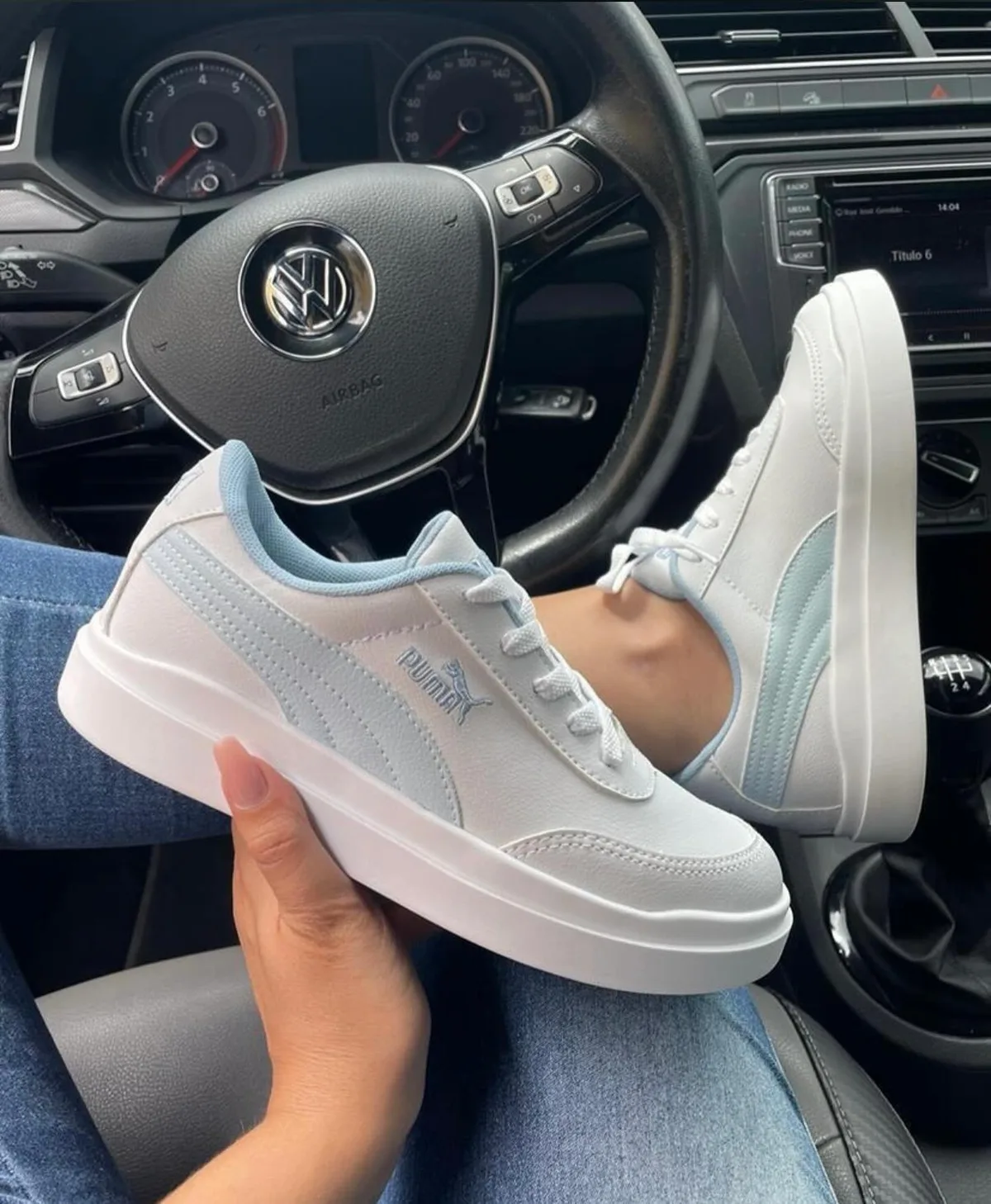 Tênis Puma branco e azul claro