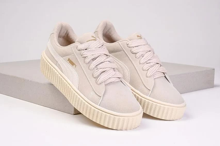 Tênis Puma Suede plataforma off-white