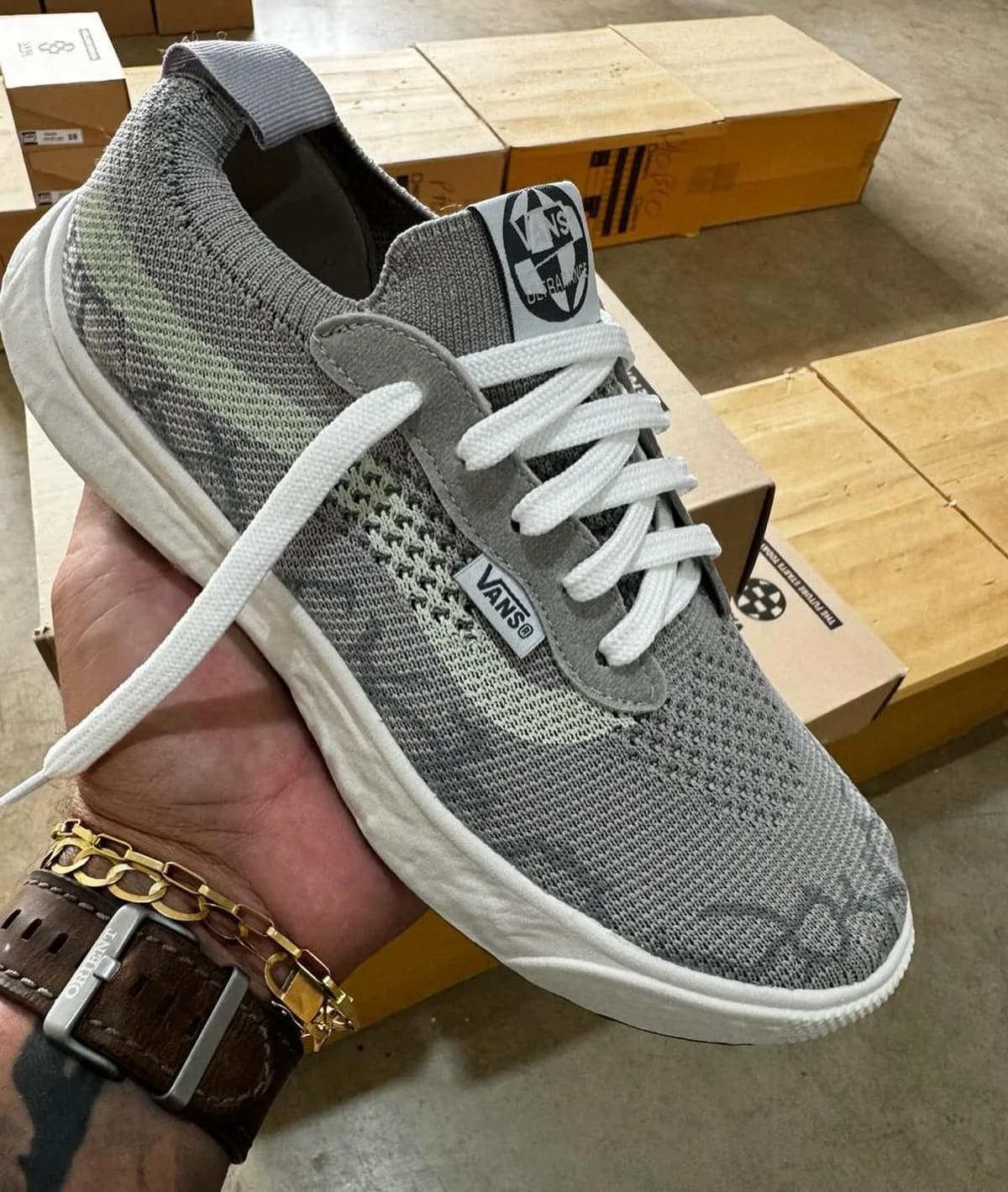 Tênis Vans de caminhada cinza