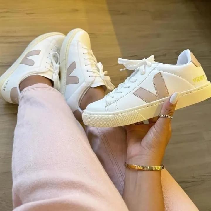 Tênis Vert branco e nude, foto 1 de 3